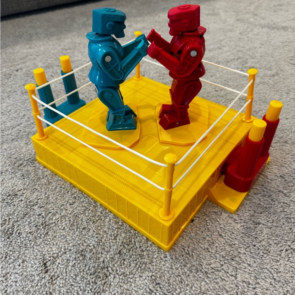 Classic Red and Blue Robot Boxing Ring Toy